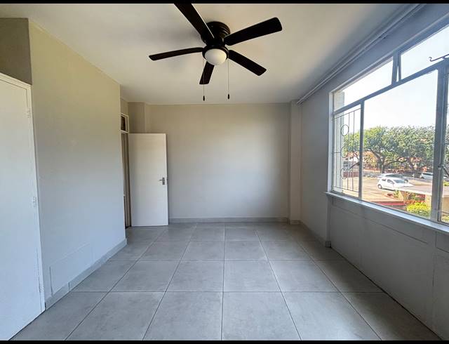 1 BEDROOM APARTMENT TO LET IN ESSENWOOD
